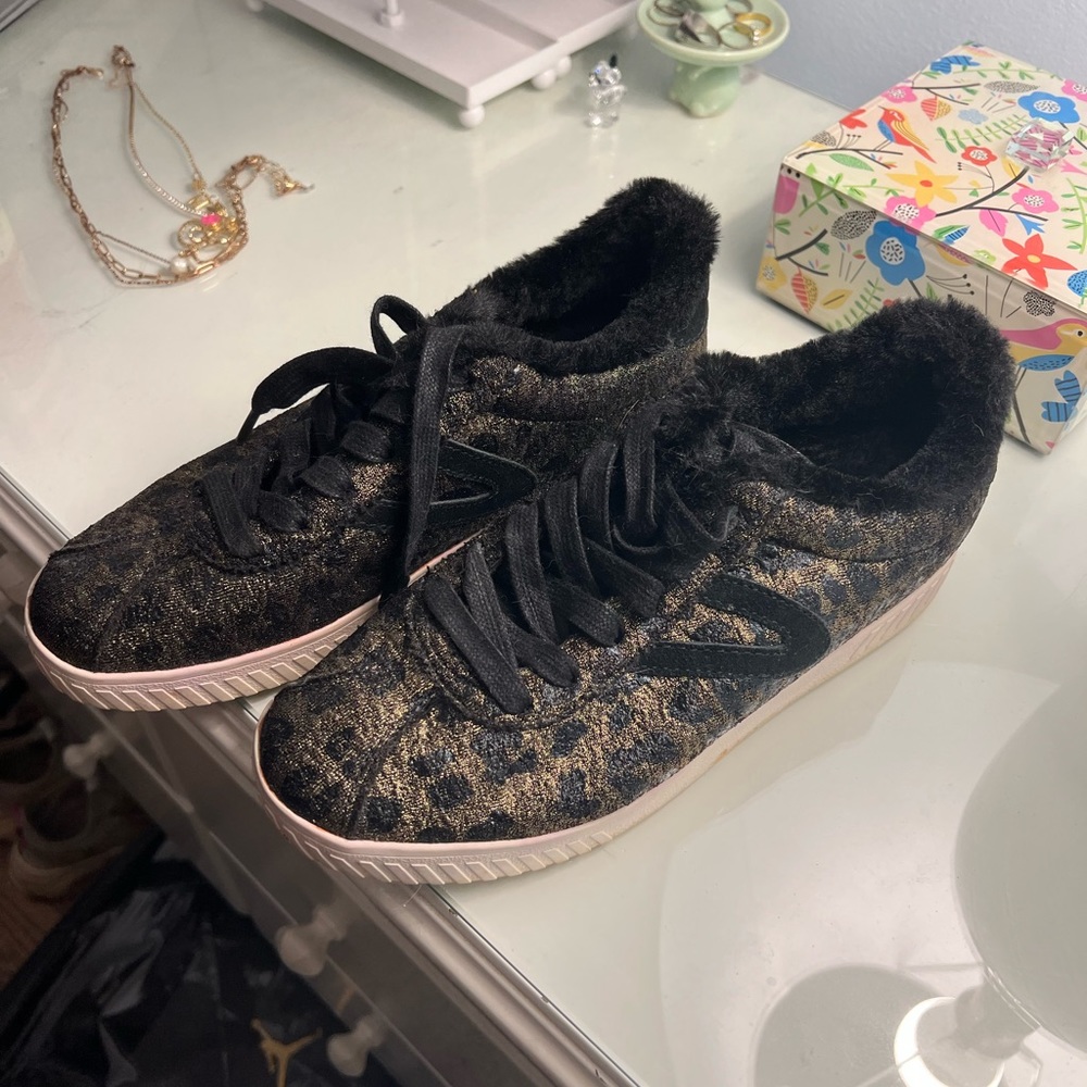 leopard print tretorns